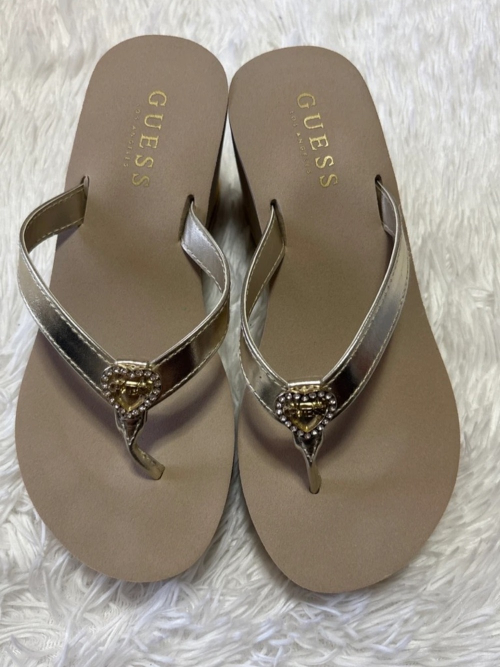 GUESS Metallic Gold Heart-Embellished Women's Flip Flops - Gold/Tan